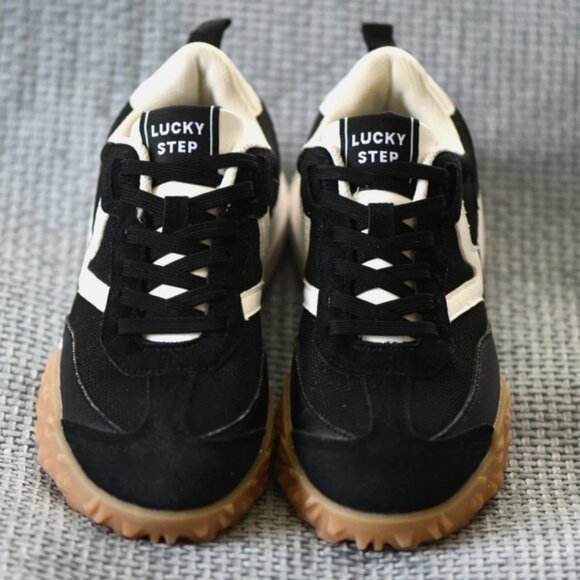 PRE-OWNED | Size: 7 US Women's LUCKY STEP Skate Sneaker | Color: Black/White - Picture 2 of 9